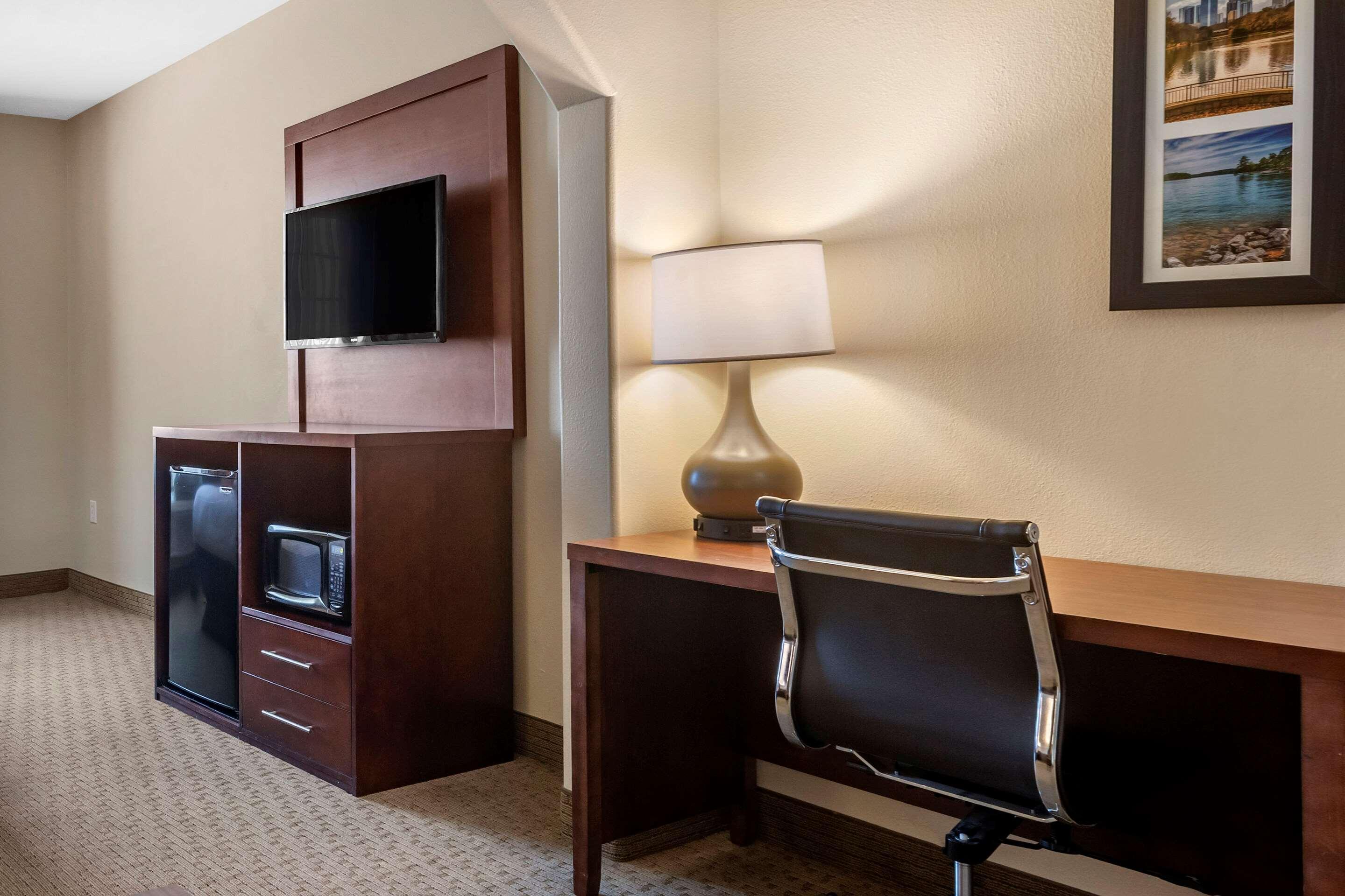 Comfort Inn & Suites Вилла-Рика Экстерьер фото