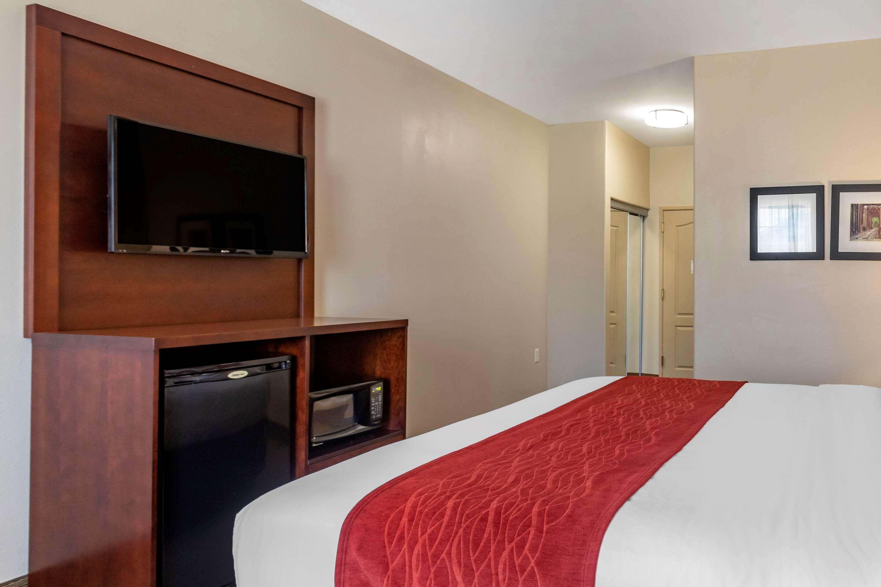 Comfort Inn & Suites Вилла-Рика Экстерьер фото