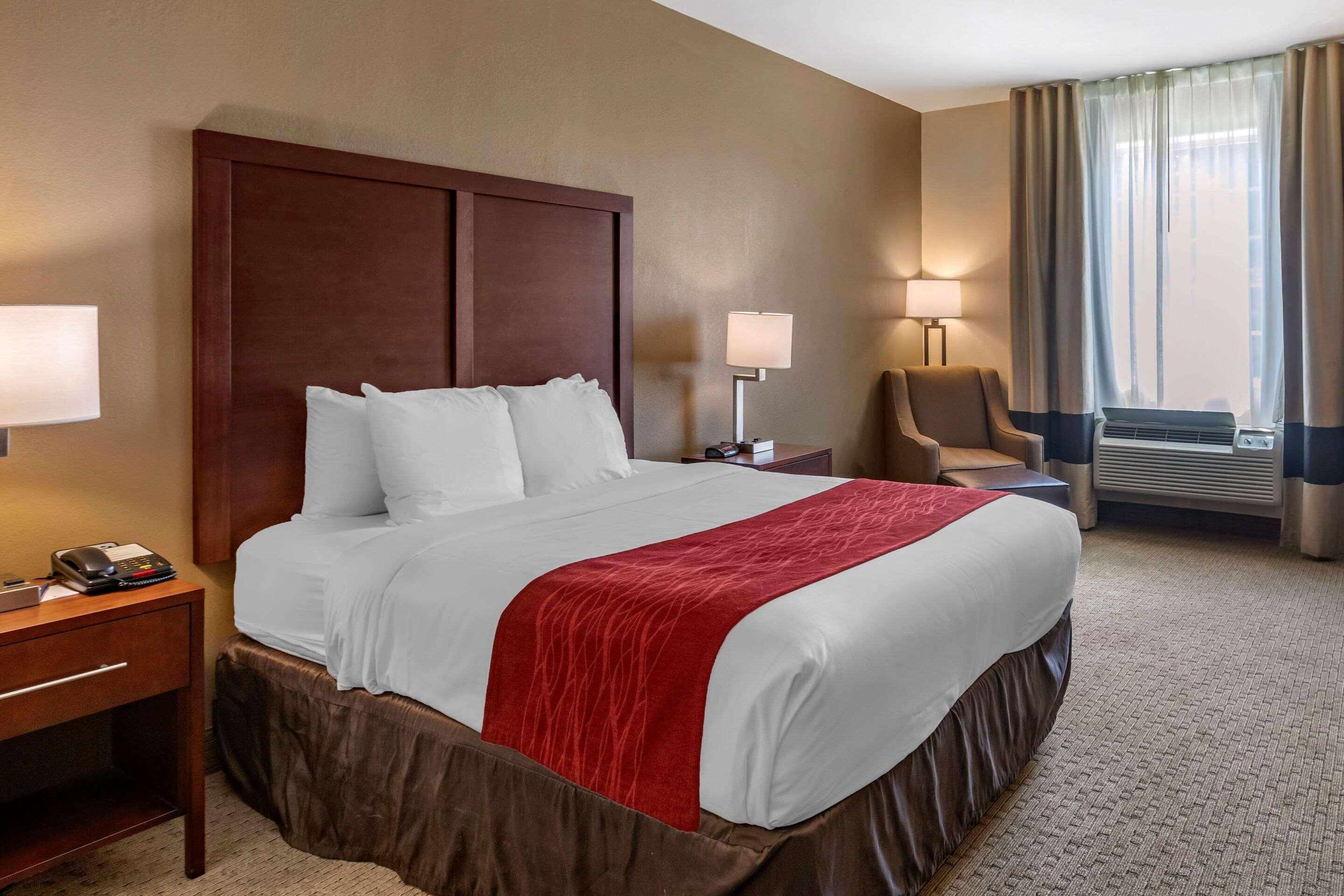 Comfort Inn & Suites Вилла-Рика Экстерьер фото